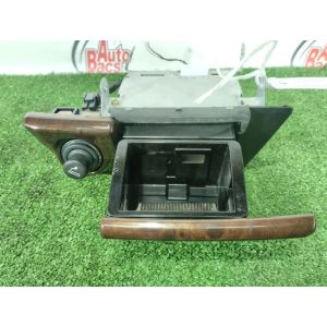 Пепельница 688002Y000 для NISSAN CEFIRO A33 VQ20DE