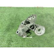 Кронштейн опоры двигателя 8E0199351M для VOLKSWAGEN PASSAT 3B6 AZX L