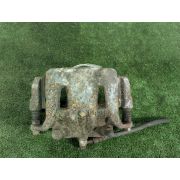 Суппорт 410011VA0B для NISSAN SERENA C26 MR20DD F R
