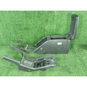 Подлокотник 92111AE010ML для SUBARU LEGACY BE5 EJ20