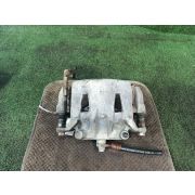 Суппорт 410011VA0B для NISSAN SERENA C26 MR20DD F R