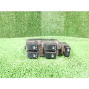 Блок упр.стеклоподъемниками 84820B1050 для TOYOTA BB QNC21 3SZ-VE F R