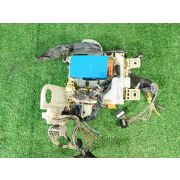Блок предохранителей 827300W010/8264133060 для TOYOTA CAMRY GRACIA MCV21 2MZ-FE
