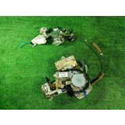 Замок двери 82553WF100 для NISSAN LIBERTY RM12 QR20DE R L